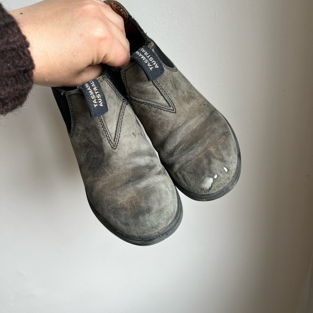 Blundstone Kids Gray Leather Shoes Australian size 12 or US 13